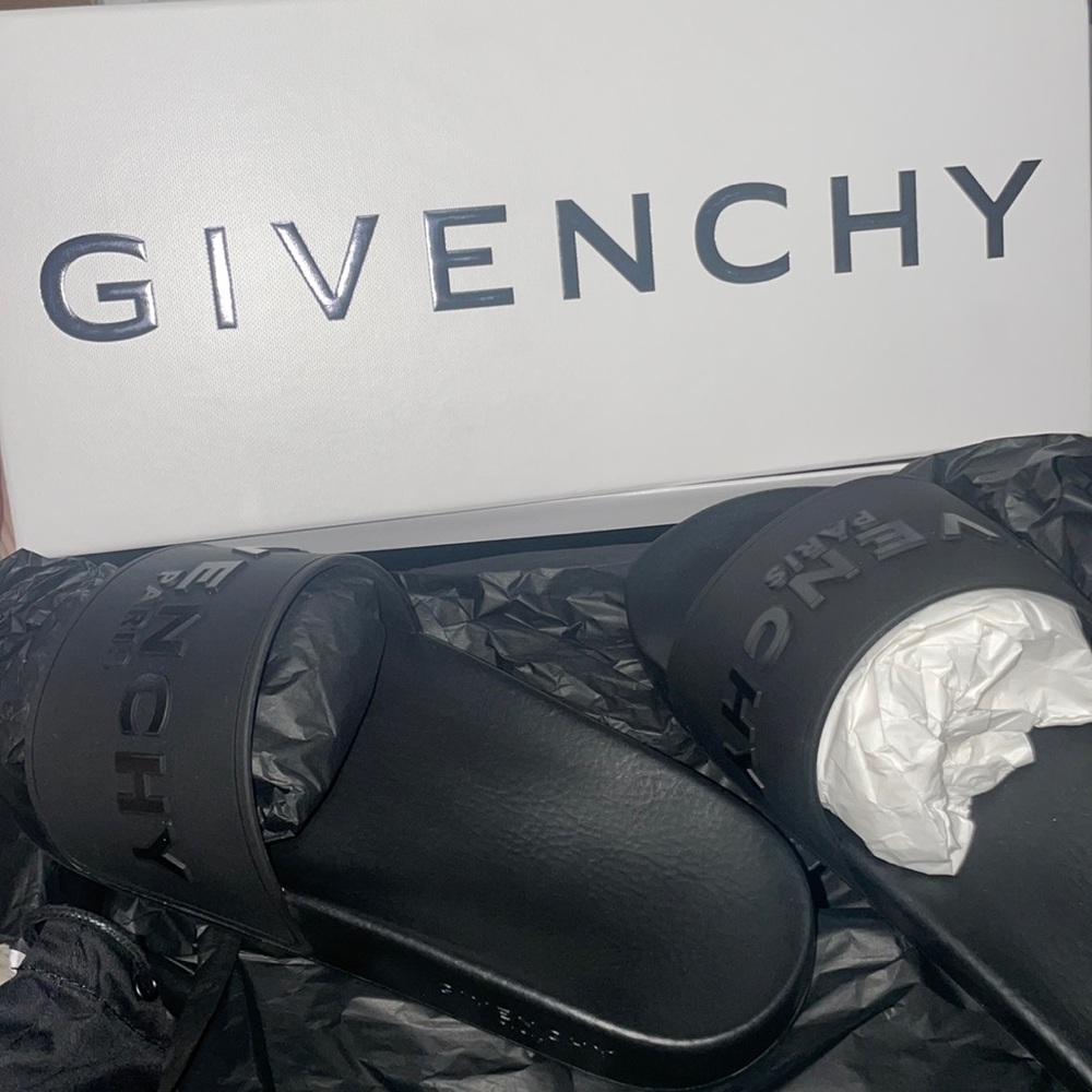 New in box Givenchy Black Slide flat sandals 40